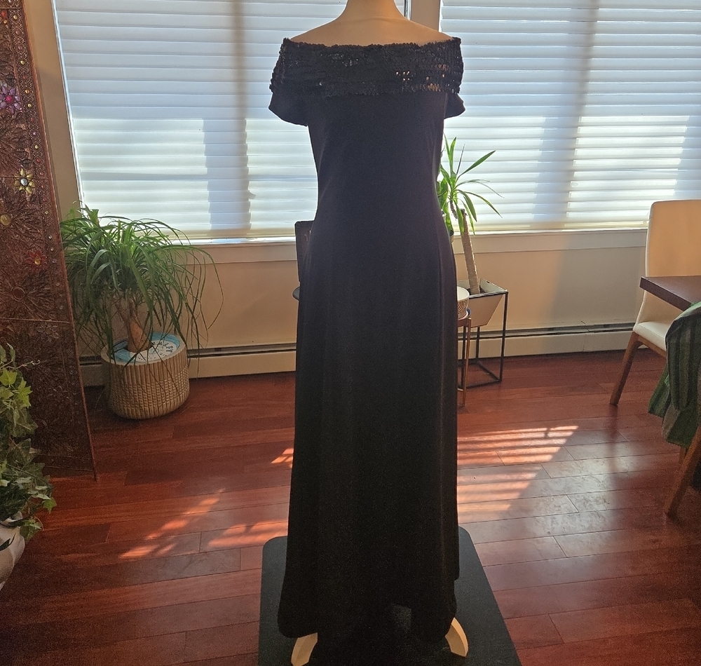 VTG Cachet 1970s Sequins Off The Shoulder Full Length Formal Black Gown Size 6